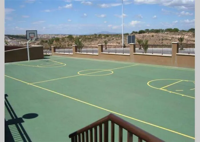 Piso De Lujo En Urbanizacion En Arenales Del Sol
