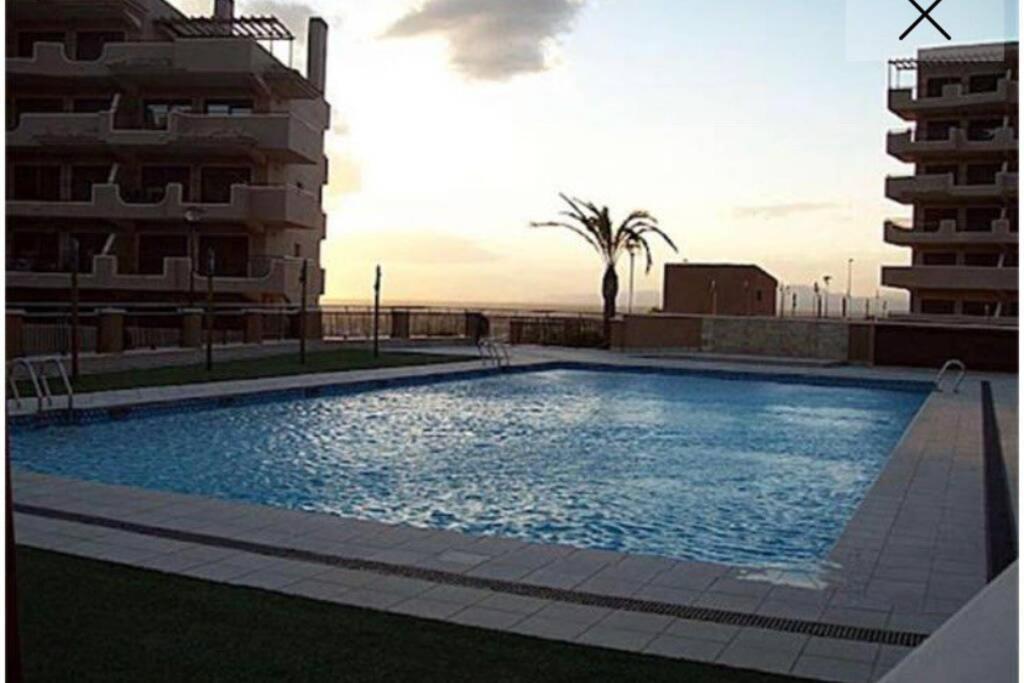Piso De Lujo En Urbanizacion En * Arenales del Sol