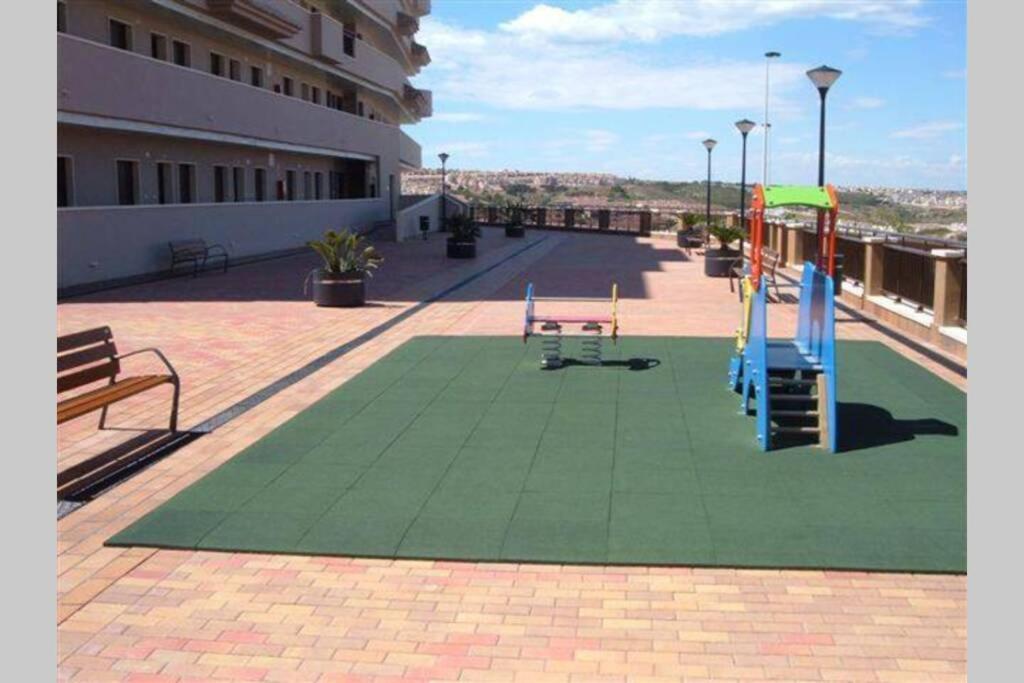 Piso De Lujo En Urbanizacion En